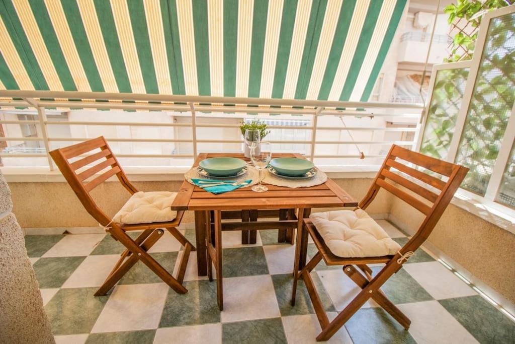 Feines Appartement Mit Hafenblick Santa Pola Exterior foto